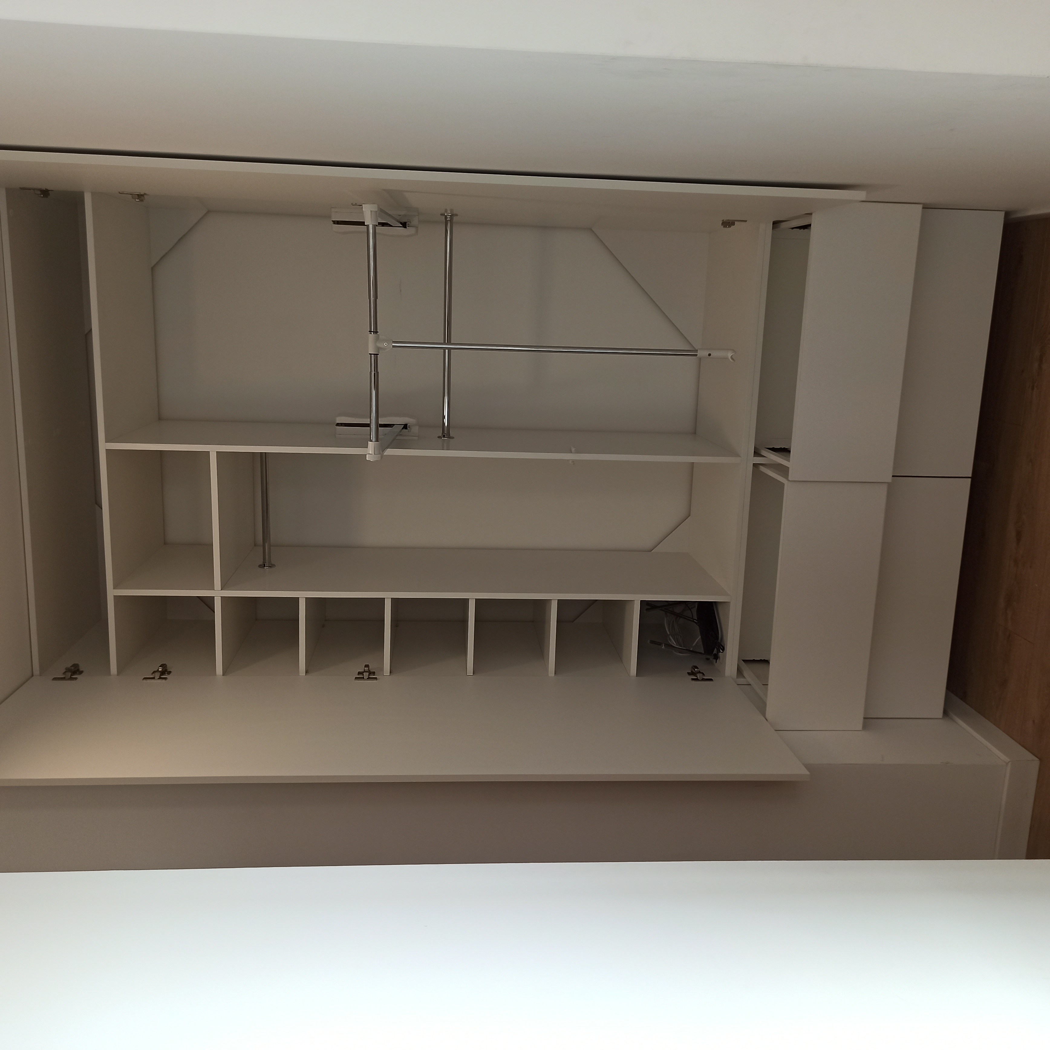 Realizacja BATI-POL — Meble biurowe